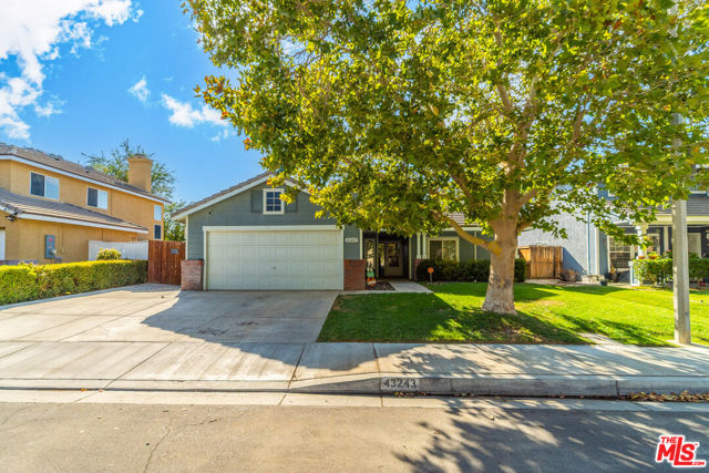 Image 2 for 43243 Vineyard Dr, Lancaster, CA 93535