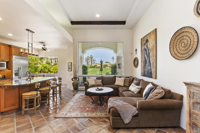 78920 Cabrillo Way Way, La Quinta CA: https://media.crmls.org/mediaz/e14c18f1-5ac5-4ded-af38-2e2424263c97.jpg