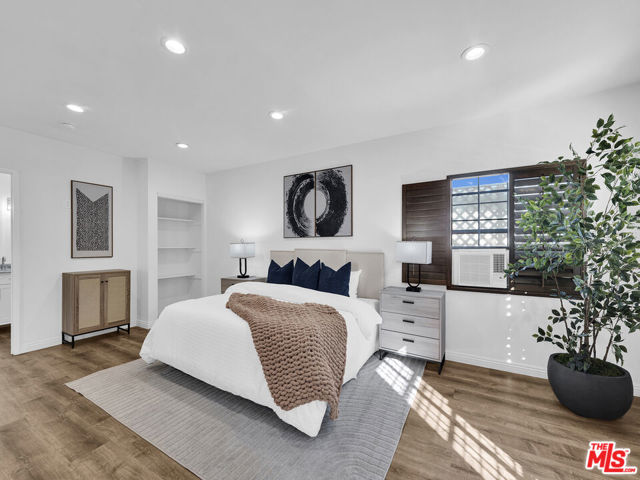 4215 Mentone Avenue, Culver City CA: https://media.crmls.org/mediaz/e14c7378-1cdc-4c14-8e1d-cb07be9ccc73.jpg
