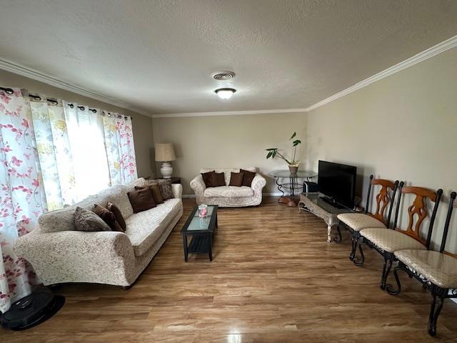 1825 Luzern Street, Seaside CA: https://media.crmls.org/mediaz/e14cdbe1-6aac-43de-91ff-d2e3117f406b.jpg
