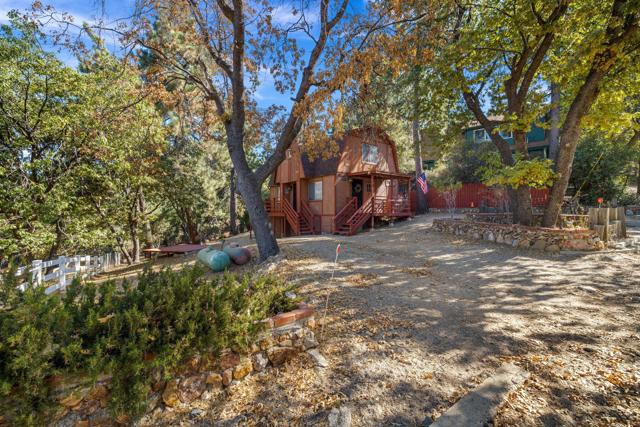 54370 Valley, Idyllwild CA: https://media.crmls.org/mediaz/e14ce004-b64f-4da1-975a-4f1439748e5e.jpg