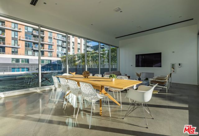 200 W Ocean Boulevard, Long Beach CA: https://media.crmls.org/mediaz/e14d14ee-37aa-4de8-9bd2-3241f72e26f1.jpg