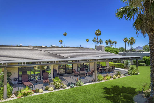 9 Furman Court, Rancho Mirage CA: https://media.crmls.org/mediaz/e14d3e27-a445-422c-81f1-dea043e68464.jpg