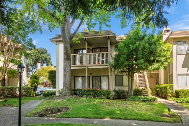 50 Horgan Avenue, Redwood City CA: https://media.crmls.org/mediaz/e14d50eb-70b1-4c11-a968-032b0d4aa485.jpg