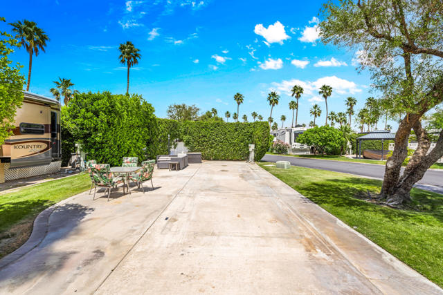 69411 Ramon Rd #359, Cathedral City CA: https://media.crmls.org/mediaz/e14d59b1-014e-49a2-b7f7-10a33479c380.jpg