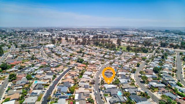 3981 Hatton St, San Diego CA: https://media.crmls.org/mediaz/e14e3246-9aae-4250-a445-48b9346e2d33.jpg