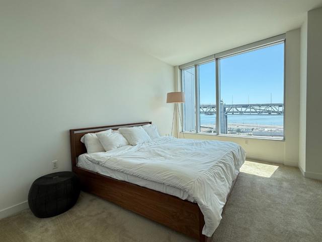 338 Spear Street, San Francisco CA: https://media.crmls.org/mediaz/e14e67ac-b91b-45d4-96a5-b26555f601a9.jpg