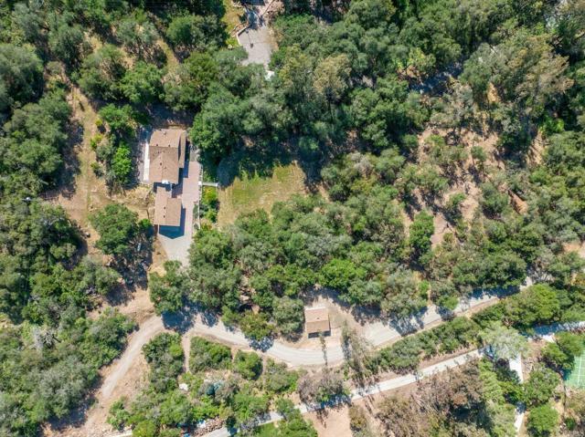 9115 Harmony Grove Road, Escondido CA: https://media.crmls.org/mediaz/e14e854c-e300-4cc2-a63e-2fa12b83a11c.jpg