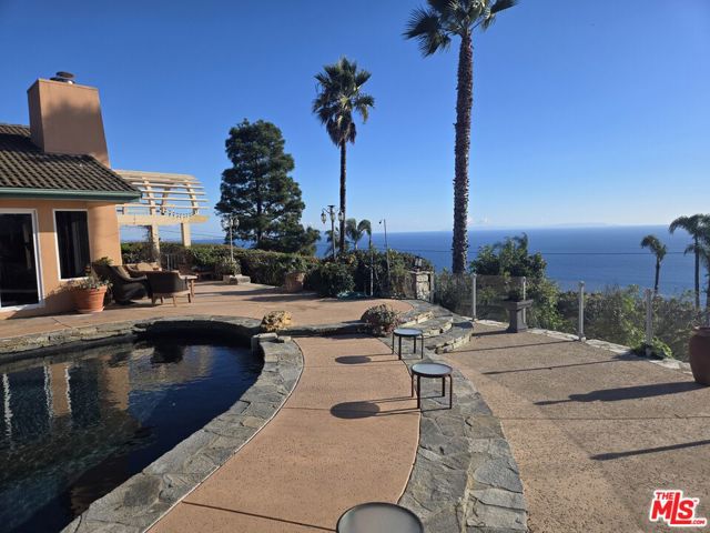 20776 Big Rock Drive, Malibu CA: https://media.crmls.org/mediaz/e14f19ba-8748-4b0f-93e6-1771b93df42f.jpg