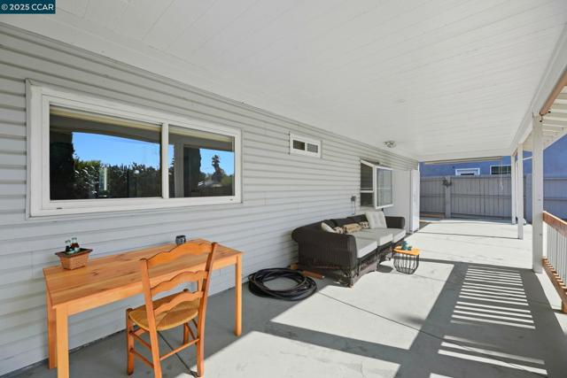 4108 Irene Dr, Martinez CA: https://media.crmls.org/mediaz/e14f47ea-954d-414e-94ea-279c3502dc6d.jpg