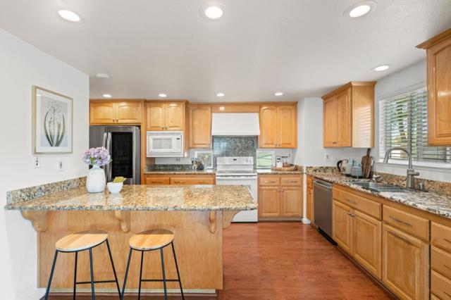 2834 Welk Cmn, Fremont CA: https://media.crmls.org/mediaz/e14f81bc-00c4-4ca5-b2ce-8f1da983ad1b.jpg