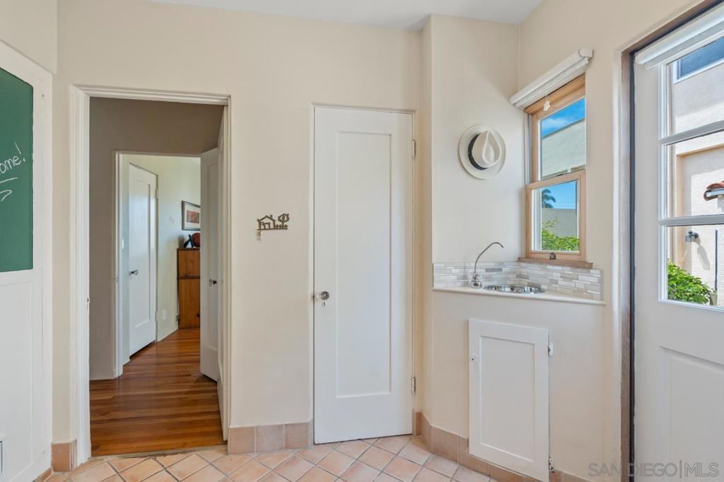 3576 Villa Terrace - photo 19