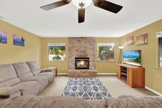 11152 Toyon Hill, Lakeside CA: https://media.crmls.org/mediaz/e1505435-58ac-4b03-9d9e-ab38dd740cc7.jpg