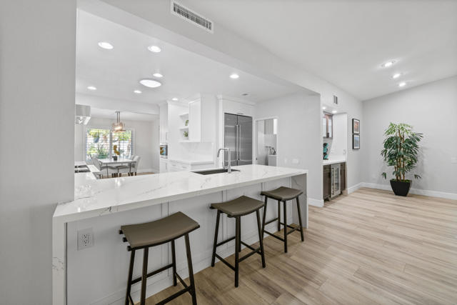 39060 Kilimanjaro Court, Palm Desert CA: https://media.crmls.org/mediaz/e1513eb8-4bbb-492d-8cfa-2deb56db8af6.jpg