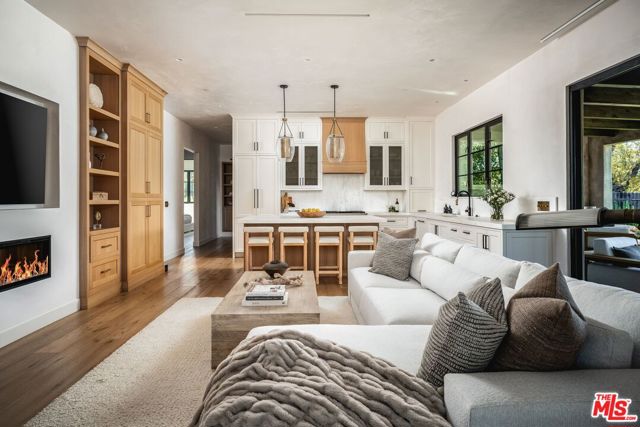 2775 Sycamore Canyon Road, Santa Barbara CA: https://media.crmls.org/mediaz/e151c7cf-b75c-4f36-a188-1ba64a0fed68.jpg