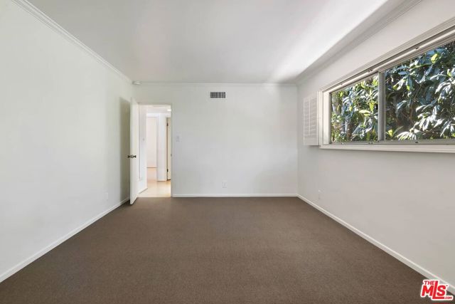 4247 SESPE Avenue photo 19