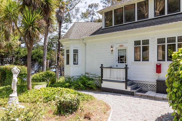 620 El Salto Drive, Capitola CA: https://media.crmls.org/mediaz/e152389c-a0b4-4fb8-ae30-873c75aff245.jpg