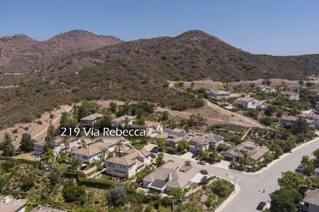 219 Via Rebecca, Thousand Oaks CA: https://media.crmls.org/mediaz/e15291ed-de56-4f1c-83bd-9b53f03fb2f1.jpg