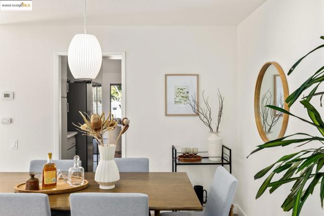 568 Vistamont Ave, Berkeley CA: https://media.crmls.org/mediaz/e152d42b-c2c4-49cd-9480-92e3249b77e3.jpg