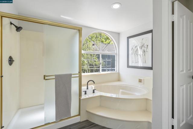 5 Stuart Place, Danville CA: https://media.crmls.org/mediaz/e1533ffc-1509-4152-b4d9-2fee4566dc5a.jpg