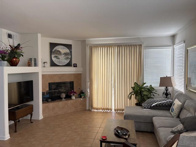 Detail Gallery Image 14 of 39 For 6033 Patmos Way, Oceanside,  CA 92056 - 2 Beds | 2/1 Baths