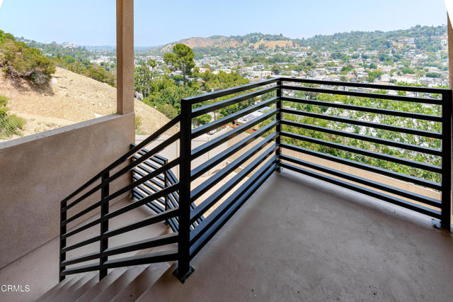 3874 W Point Drive, Los Angeles CA: https://media.crmls.org/mediaz/e153b82d-b46a-4d8d-a830-e7d56b948544.jpg