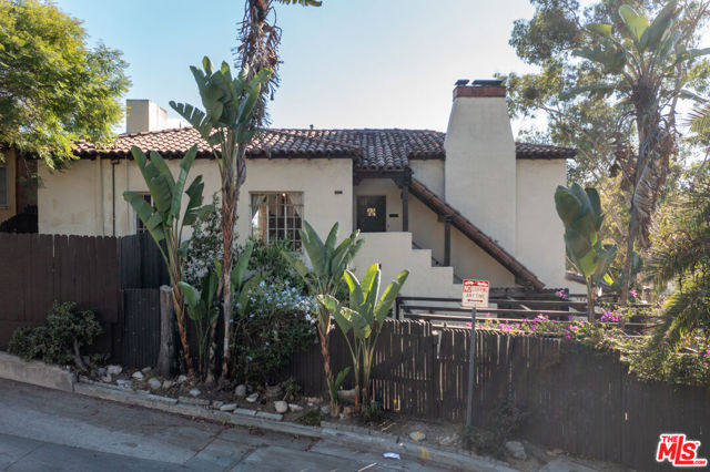 6686 Emmet Terrace, Los Angeles CA: https://media.crmls.org/mediaz/e15443ab-2dc5-46d9-98c6-be9843efba61.jpg