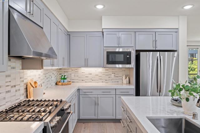 45099 Impress Common, Fremont CA: https://media.crmls.org/mediaz/e1547342-de6c-4582-9554-b22ed094b6e4.jpg