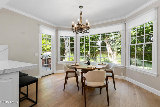 29340 Castlehill Drive, Agoura Hills CA: https://media.crmls.org/mediaz/e1549cff-fb8c-4934-94d6-28b367e965dc.jpg