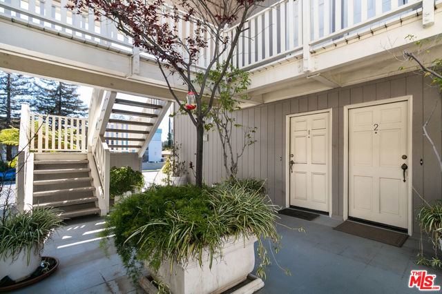 4859 Coldwater Canyon Avenue, Sherman Oaks CA: https://media.crmls.org/mediaz/e15656d9-20aa-476f-86e2-6b9fac691cde.jpg