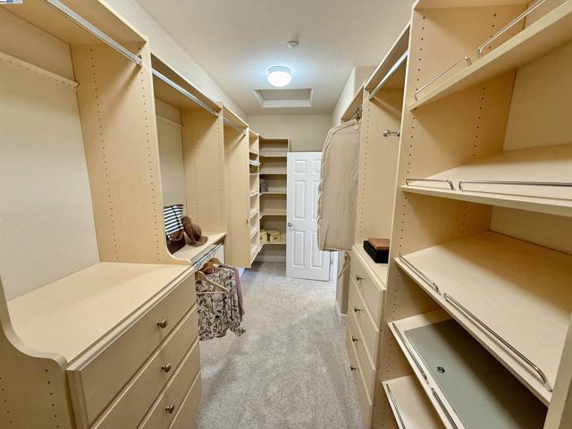 752 Barleta Ln, Livermore CA: https://media.crmls.org/mediaz/e156a19c-7c65-453c-a931-c3d6816f1ed6.jpg