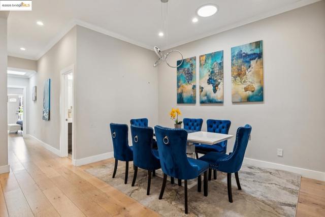 1537 Revere AVE, San Francisco CA: https://media.crmls.org/mediaz/e1573057-00c5-4447-b1da-a49750f236fa.jpg