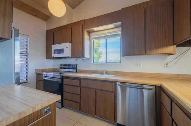 174 Kern Street, Salinas CA: https://media.crmls.org/mediaz/e1574d06-a88d-4f40-af42-b3096918aa21.jpg