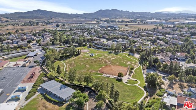 33716 Salvia Lane, Murrieta CA: https://media.crmls.org/mediaz/e157663a-973a-4d09-89d1-a9c4a08a51db.jpg