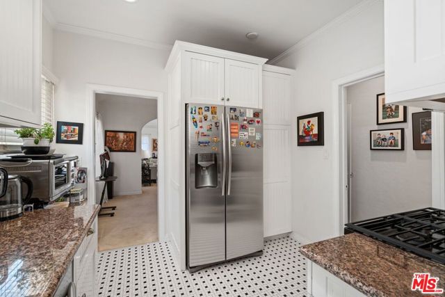 347 N Curson Avenue, Los Angeles CA: https://media.crmls.org/mediaz/e1577315-aa98-419a-a37c-4b7a6fc2b3d4.jpg