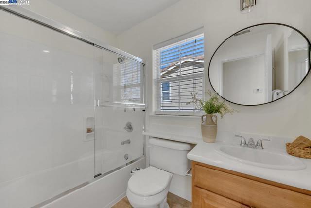 1508 Whispering Oaks Way, Pleasanton CA: https://media.crmls.org/mediaz/e157916d-b99c-4c2f-876f-7aa67de15263.jpg
