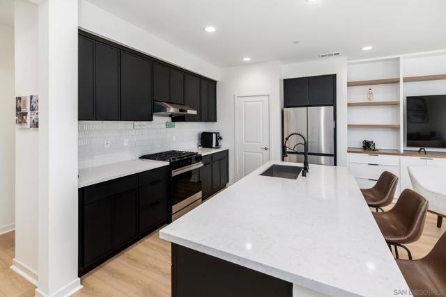 32395 Tannat Dr, Temecula CA: https://media.crmls.org/mediaz/e1582fbf-a8d6-4372-8bca-7b311b3f0890.jpg