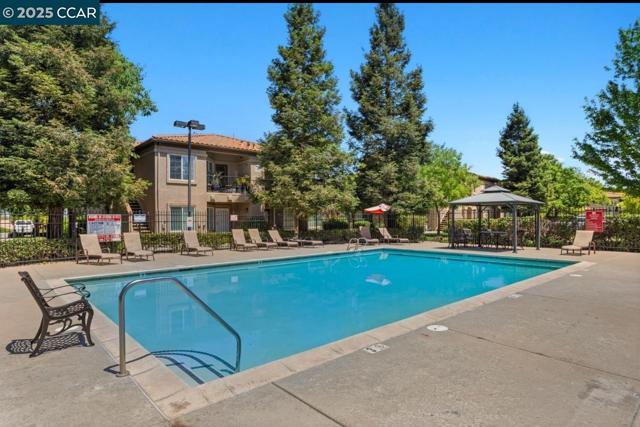 4200 E Commerce Way, Sacramento CA: https://media.crmls.org/mediaz/e1588af9-635b-41b8-affe-4c23ff87c769.jpg