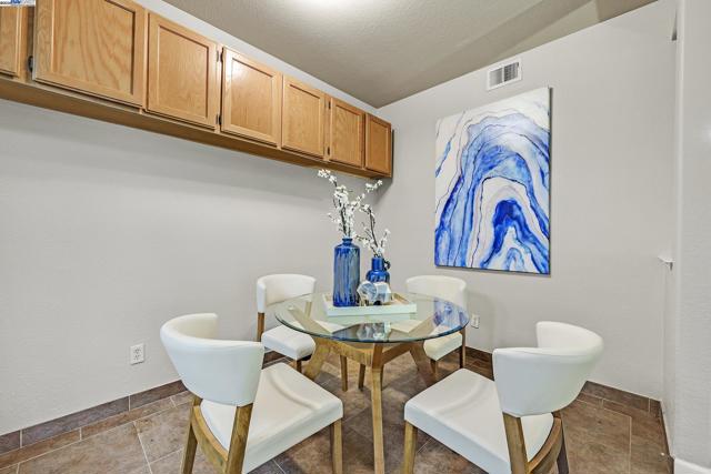 205 Dursey Dr, Pinole CA: https://media.crmls.org/mediaz/e158ebfb-ab98-45b9-a7ea-4f3d126bd1b0.jpg