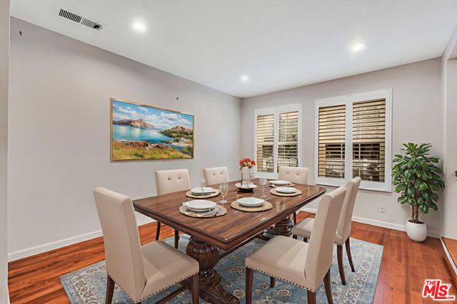20950 Oxnard Street, Woodland Hills CA: https://media.crmls.org/mediaz/e1590872-4ef1-4783-943d-74804037578c.jpg