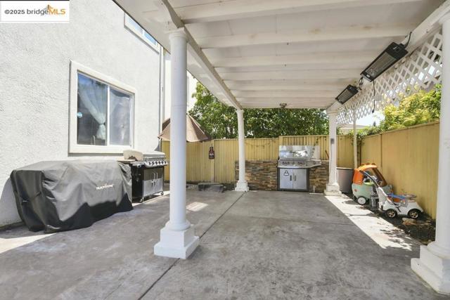 25 Solitude Ct, Oakley CA: https://media.crmls.org/mediaz/e15920fe-35dc-4382-8468-6dd1d503d1b0.jpg