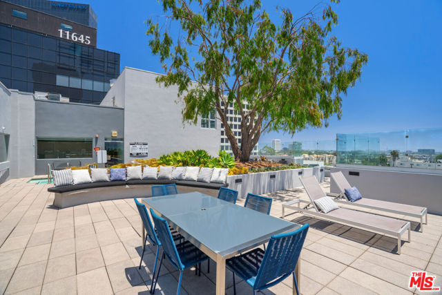 1168 S Barrington Avenue, Los Angeles CA: https://media.crmls.org/mediaz/e1597a35-7712-45cd-a83a-45be46418545.jpg