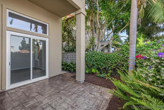 6013 Oakgate Row, La Jolla CA: https://media.crmls.org/mediaz/e15a4bbb-e4a3-4b29-b7c5-88e35c319c20.jpg