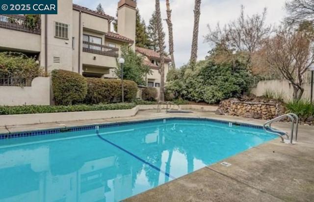 320 N Villa Way, Walnut Creek CA: https://media.crmls.org/mediaz/e15b17a7-9d06-4c88-903a-3ecf5218a823.jpg