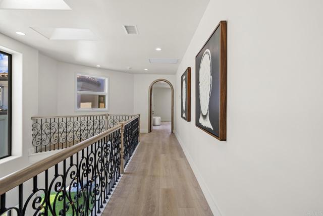 Image 39 of 72 For 711 Country Club Ln