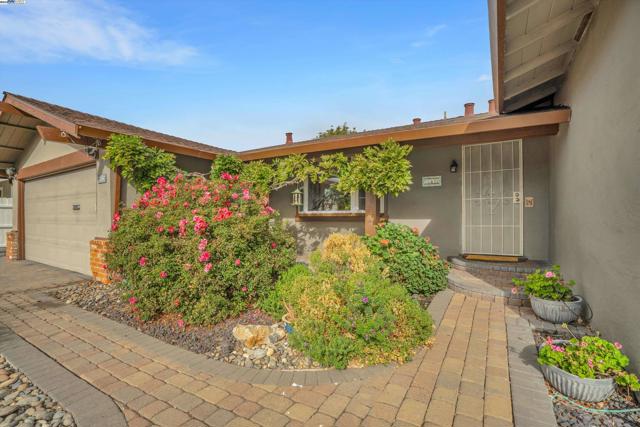 7347 Ione Ct, Dublin CA: https://media.crmls.org/mediaz/e15b4e30-9365-46d6-a73b-30141a6128ec.jpg