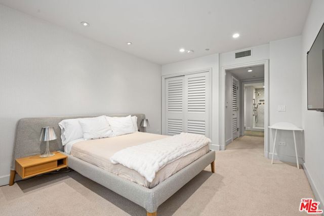 701 Ocean Avenue, Santa Monica CA: https://media.crmls.org/mediaz/e15b6e1f-da02-45dc-9120-45fafafed2cb.jpg