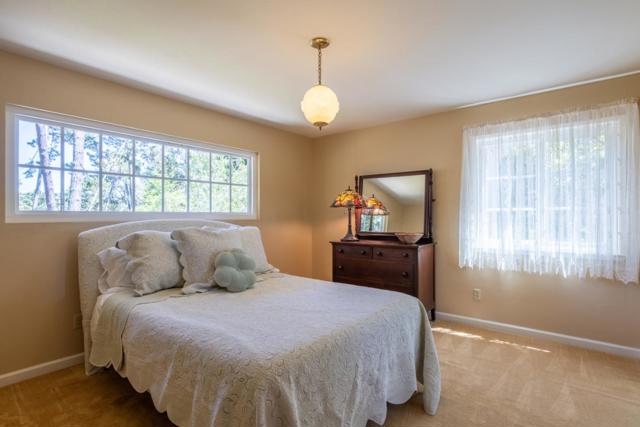 5 Wyndemere Vale, Monterey CA: https://media.crmls.org/mediaz/e15b887e-9e0f-4d03-8bfa-d6b6b60b455a.jpg