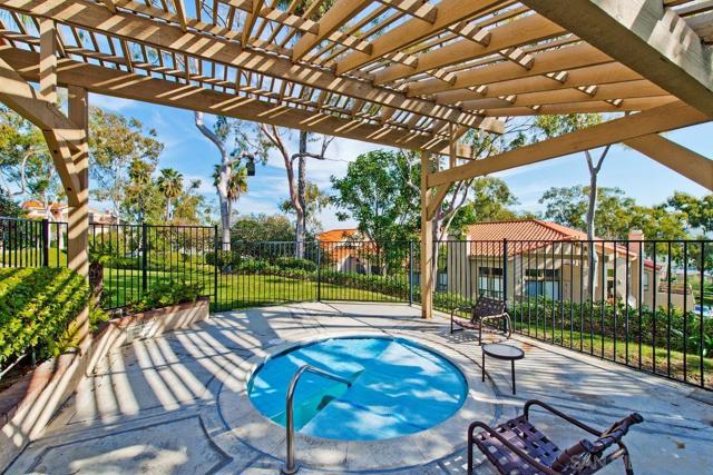 1914 Swallow Ln, Carlsbad CA: https://media.crmls.org/mediaz/e15bcfec-ea9d-403a-b5c6-8ffa2dac0fba.jpg