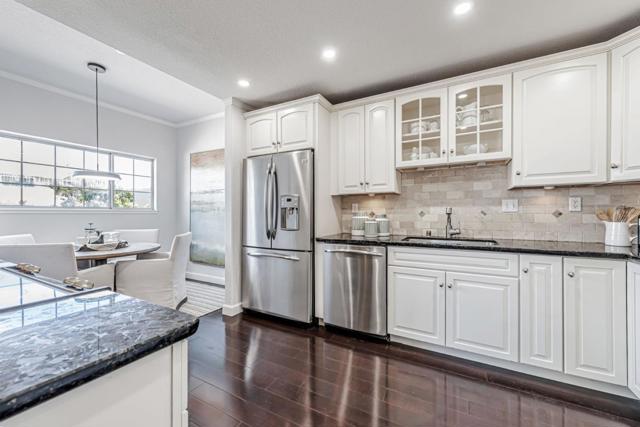 366 Treasure Island Drive, Belmont CA: https://media.crmls.org/mediaz/e15bddd5-fa95-413e-89ce-6dafcca938d8.jpg